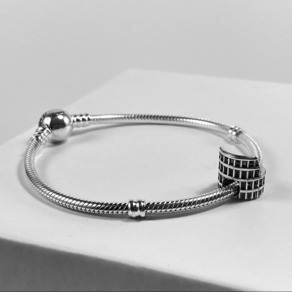 NWT Rare Colosseum 3D Silver Travel Charm